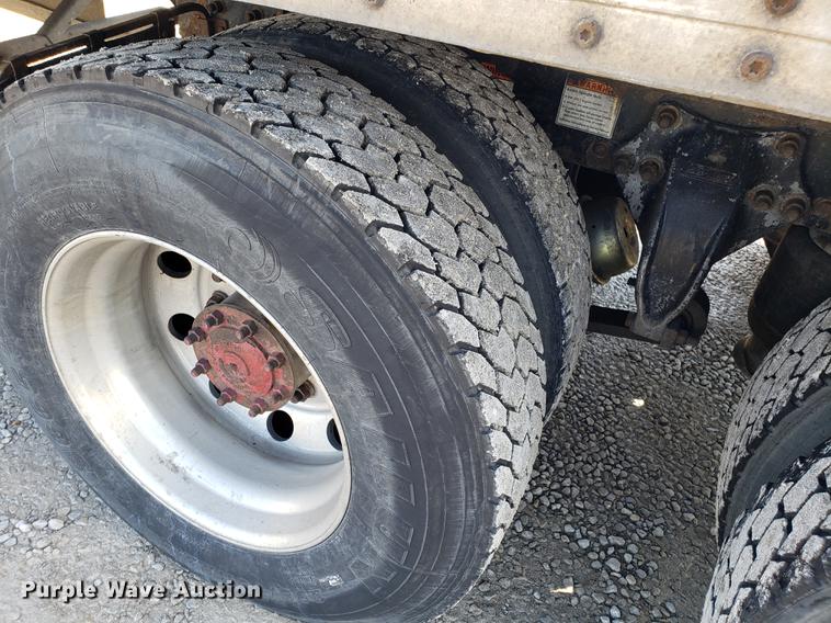 image for item EN9786 2003 Freightliner Century Class semi truck