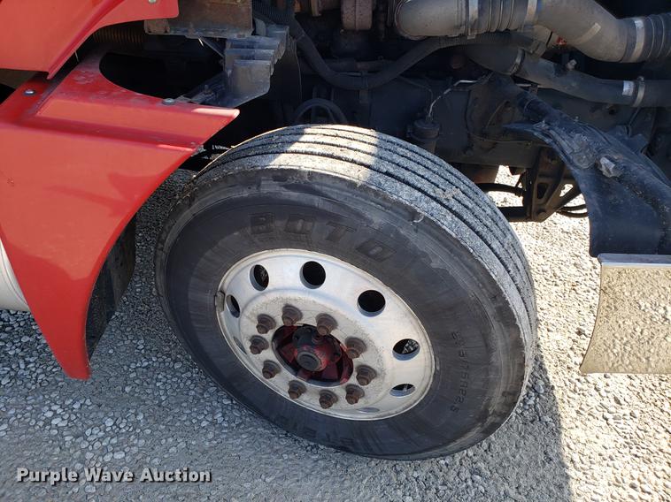 image for item EN9786 2003 Freightliner Century Class semi truck