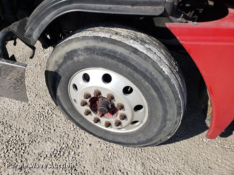 image for item EN9786 2003 Freightliner Century Class semi truck