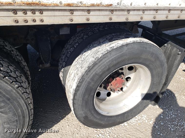 image for item EN9786 2003 Freightliner Century Class semi truck