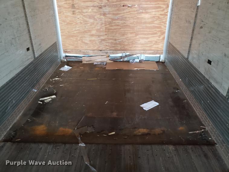image for item EN9787 2004 Wabash dry van trailer