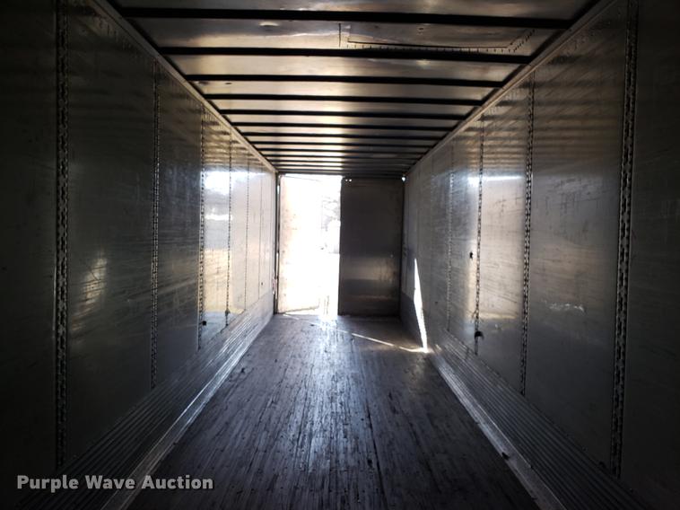 image for item EN9787 2004 Wabash dry van trailer