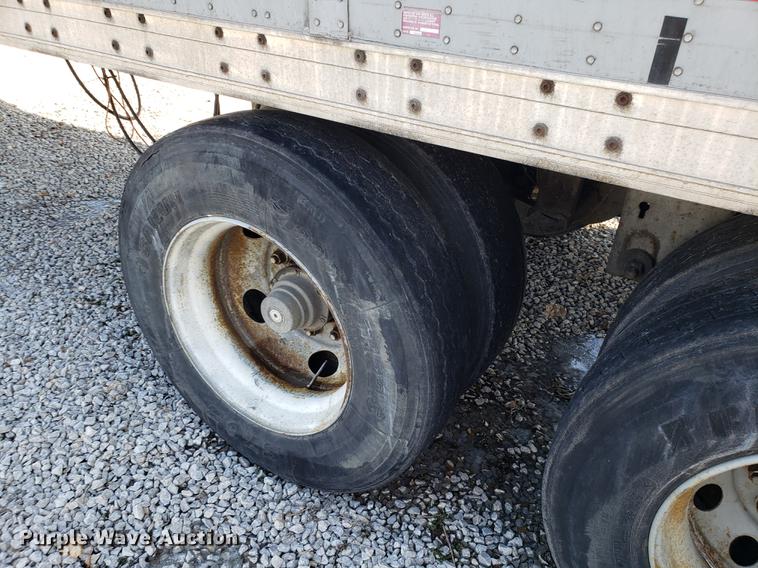 image for item EN9787 2004 Wabash dry van trailer