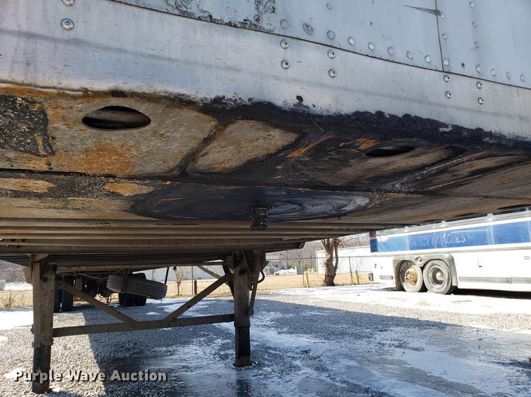 image for item EN9787 2004 Wabash dry van trailer