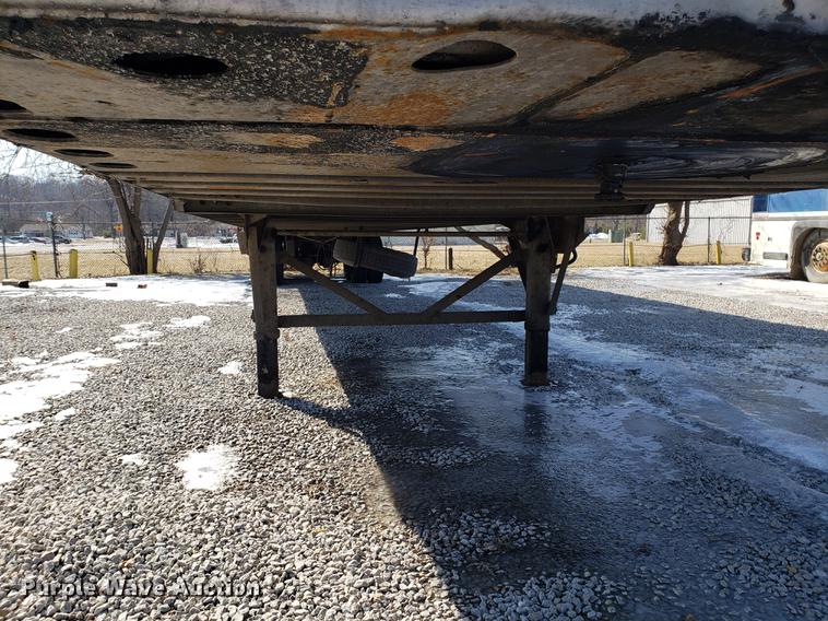 image for item EN9787 2004 Wabash dry van trailer