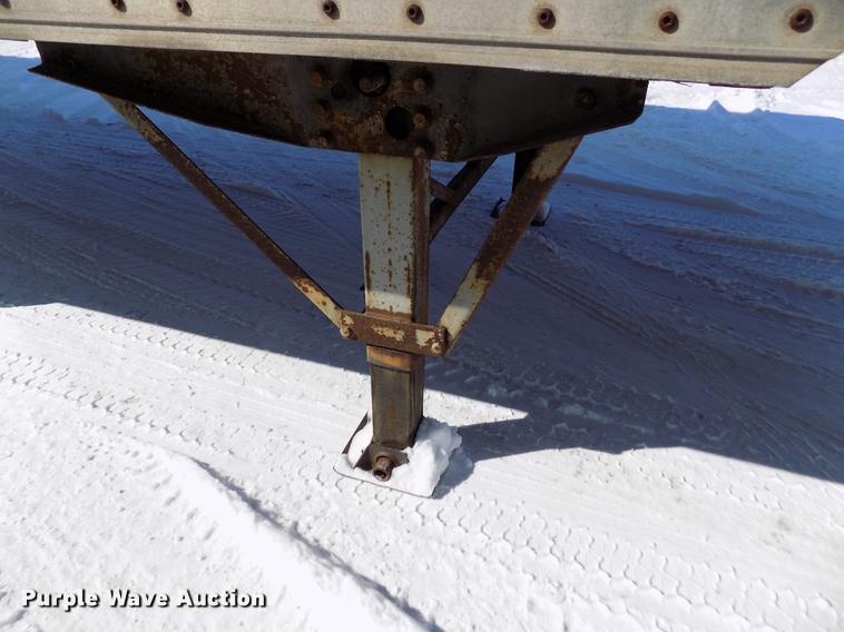 image for item FH9170 2000 Wabash dry van trailer