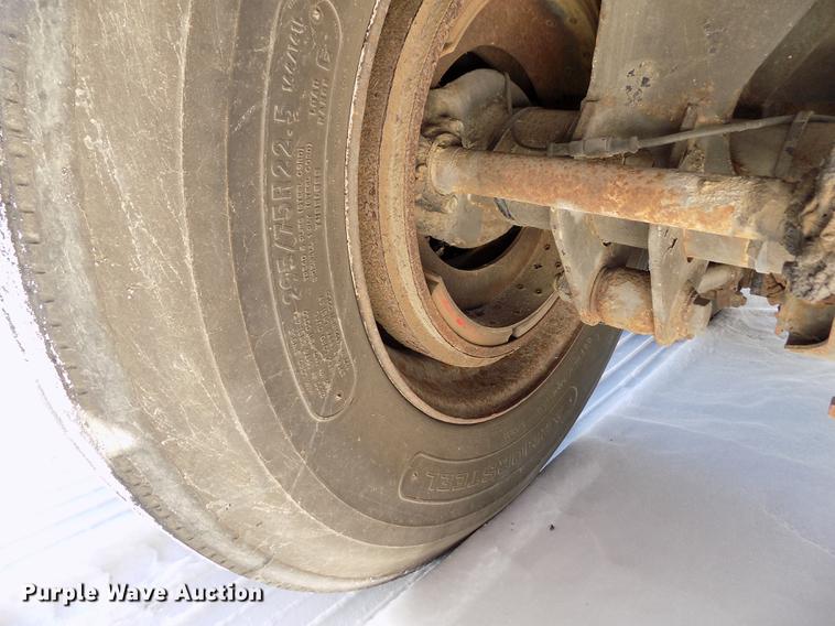 image for item FH9170 2000 Wabash dry van trailer