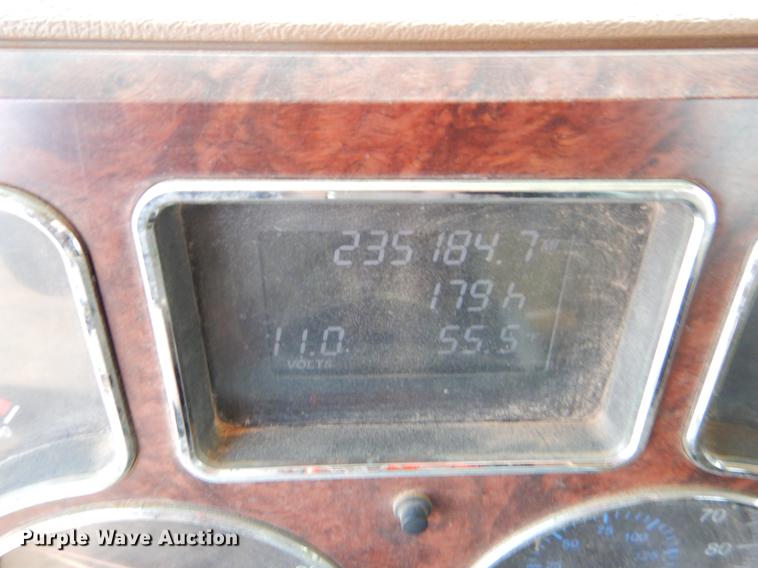 image for item FQ9646 2008 Mack GU713 semi truck