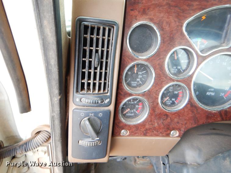 image for item FQ9646 2008 Mack GU713 semi truck