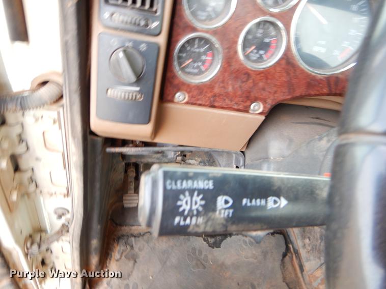 image for item FQ9646 2008 Mack GU713 semi truck