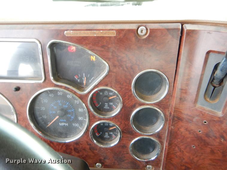 image for item FQ9646 2008 Mack GU713 semi truck