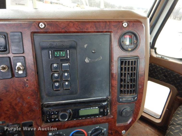 image for item FQ9646 2008 Mack GU713 semi truck