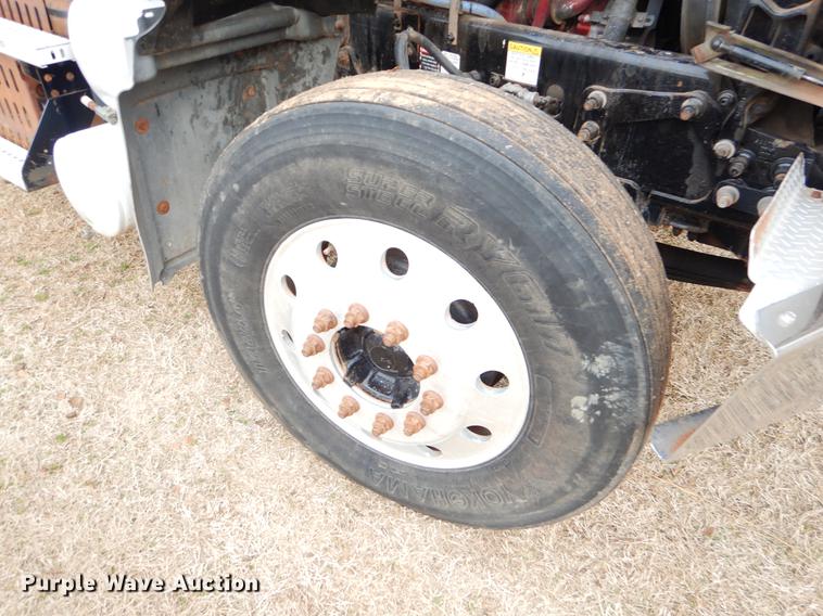 image for item FQ9646 2008 Mack GU713 semi truck