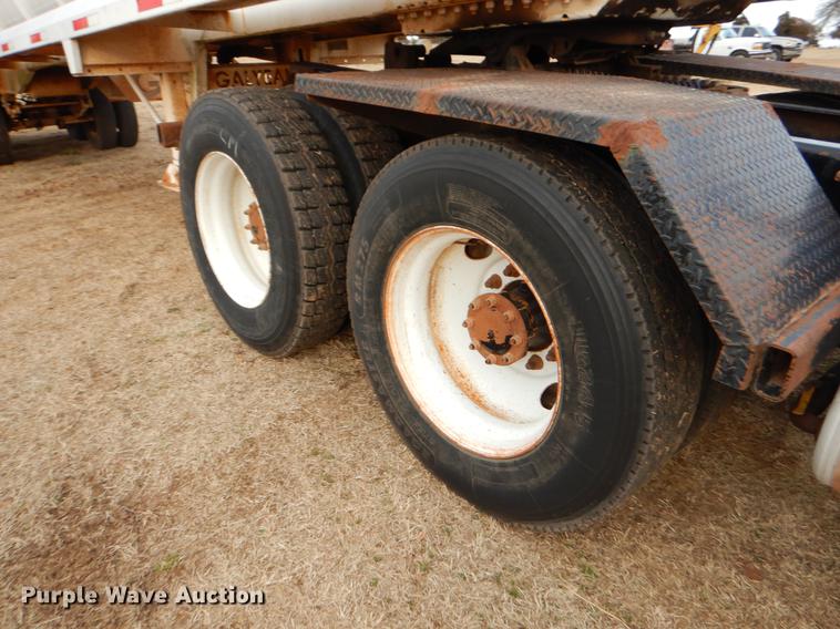 image for item FQ9646 2008 Mack GU713 semi truck