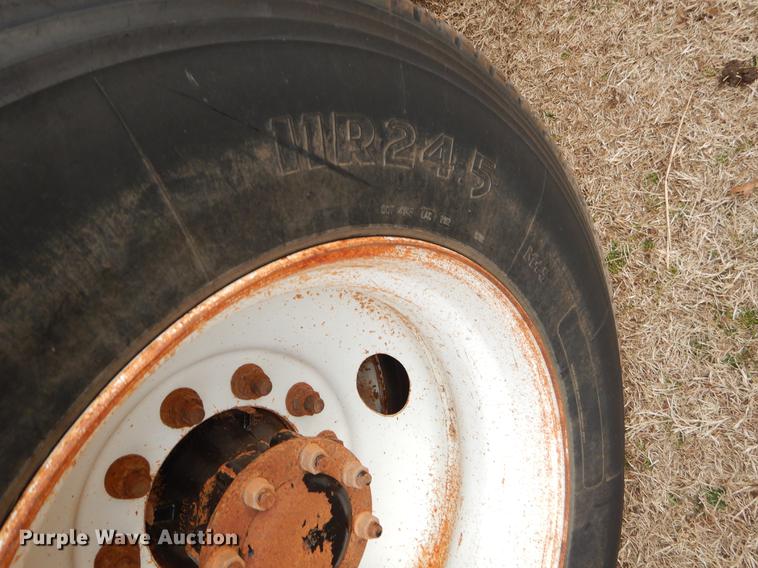 image for item FQ9646 2008 Mack GU713 semi truck