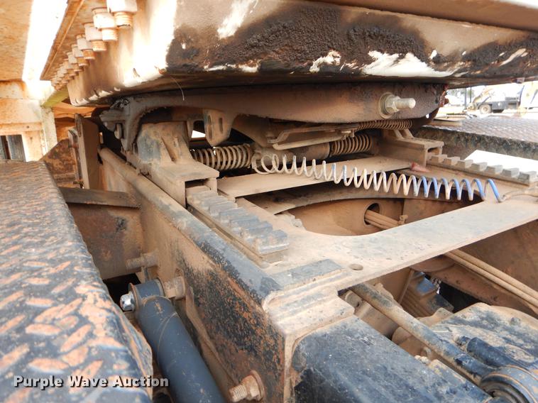 image for item FQ9646 2008 Mack GU713 semi truck