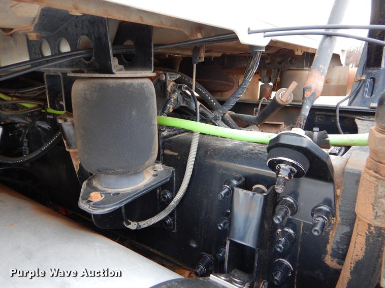 image for item FQ9646 2008 Mack GU713 semi truck