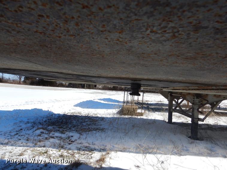 image for item FQ9720 1987 Fruehauf FB91.5F2-48LL dry van trailer