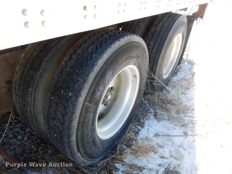 image for item FQ9720 1987 Fruehauf FB91.5F2-48LL dry van trailer