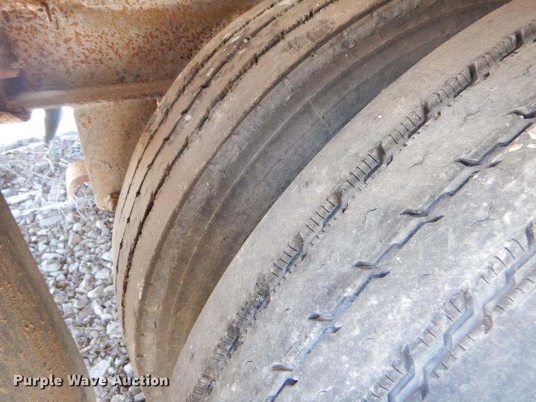 image for item FQ9720 1987 Fruehauf FB91.5F2-48LL dry van trailer