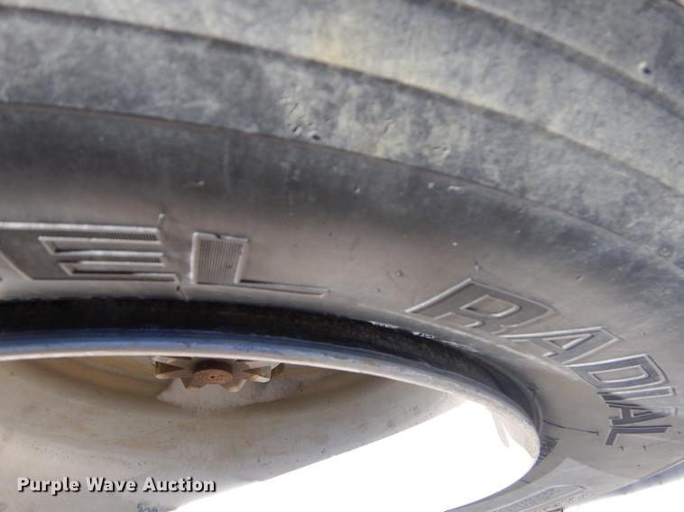 image for item FQ9720 1987 Fruehauf FB91.5F2-48LL dry van trailer