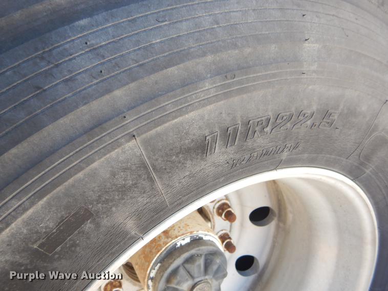 image for item FQ9722 1995 Fruehauf FBHLF91.5N12-53W dry van trailer