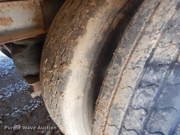 image for item FQ9722 1995 Fruehauf FBHLF91.5N12-53W dry van trailer