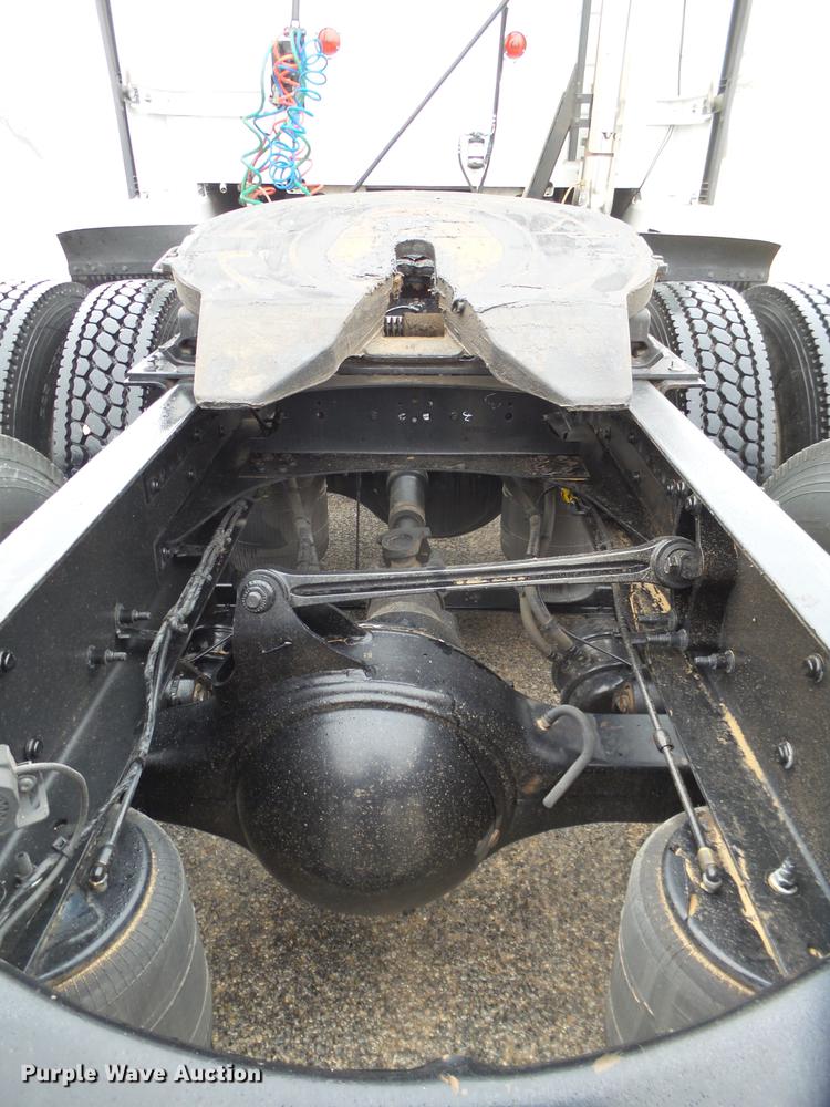 image for item FS9505 2012 Volvo VN Series semi truck