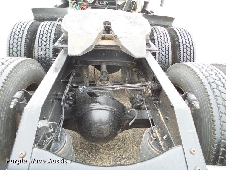 image for item FS9505 2012 Volvo VN Series semi truck