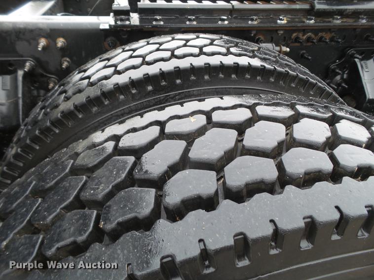 image for item FS9505 2012 Volvo VN Series semi truck