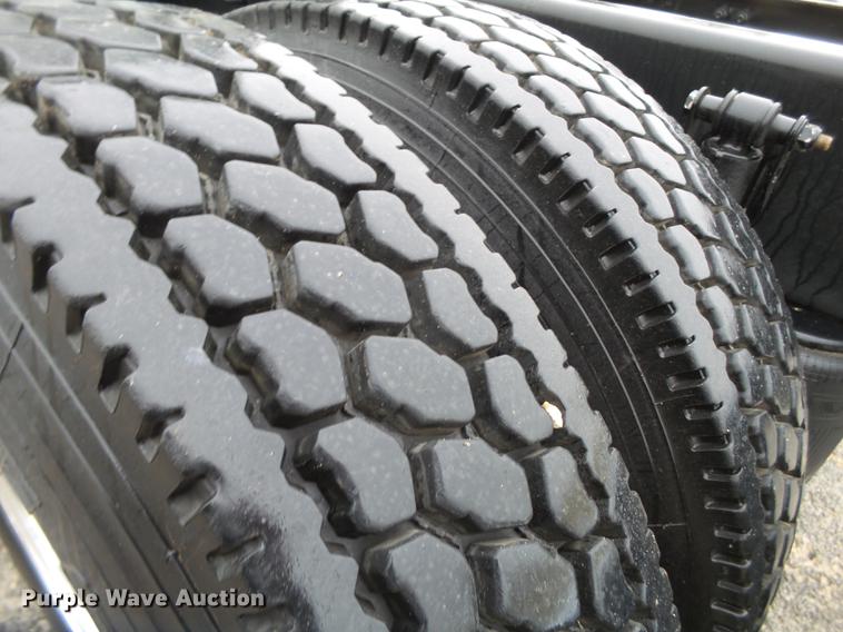 image for item FS9505 2012 Volvo VN Series semi truck