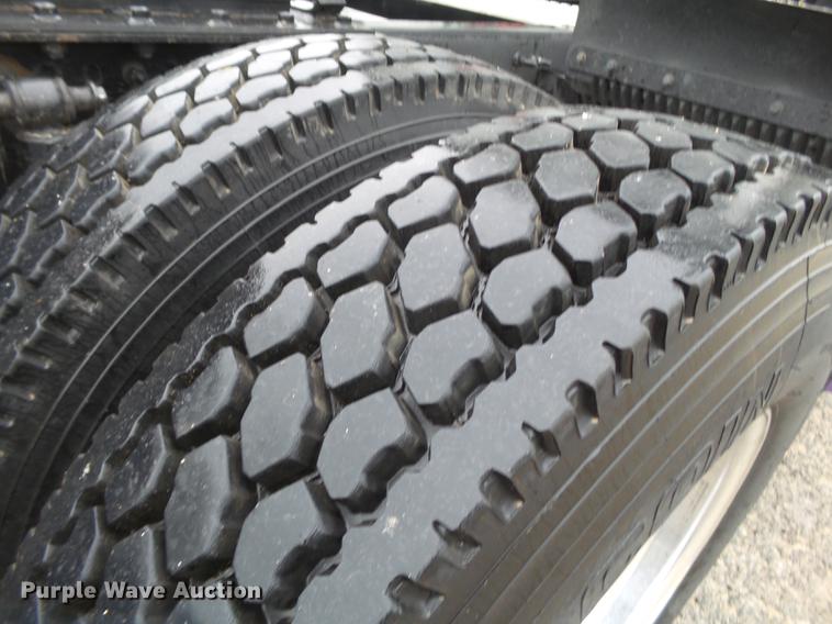 image for item FS9505 2012 Volvo VN Series semi truck