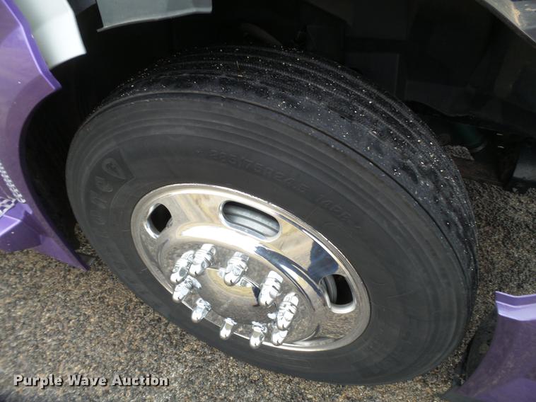 image for item FS9505 2012 Volvo VN Series semi truck