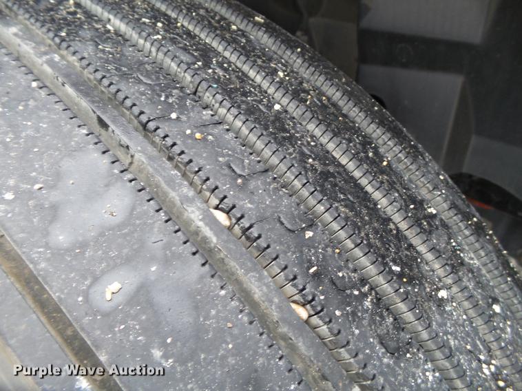 image for item FS9505 2012 Volvo VN Series semi truck