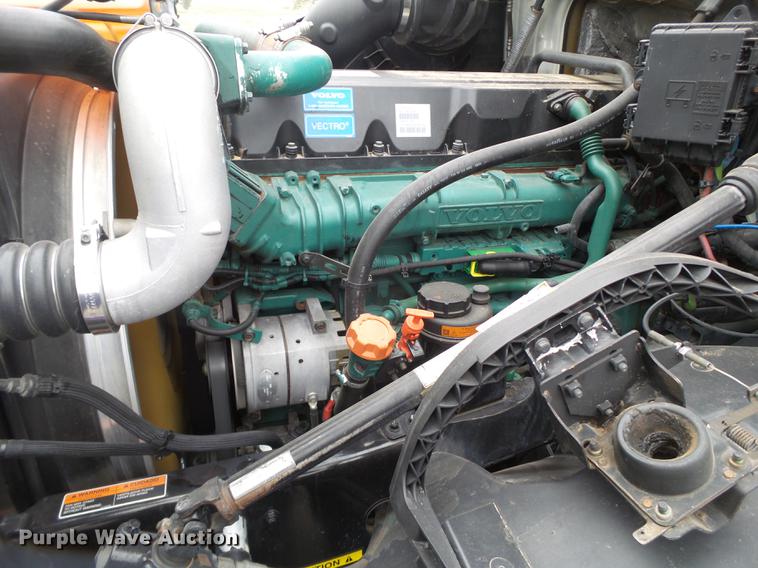 image for item FS9505 2012 Volvo VN Series semi truck