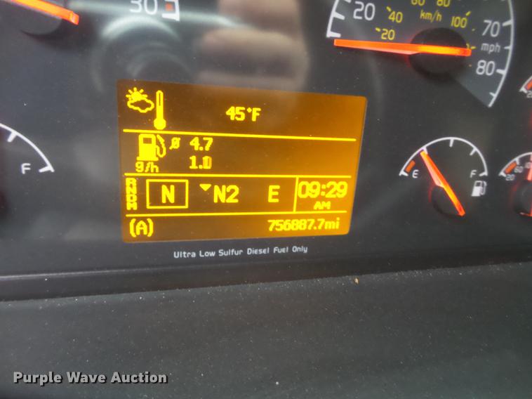 image for item FS9505 2012 Volvo VN Series semi truck