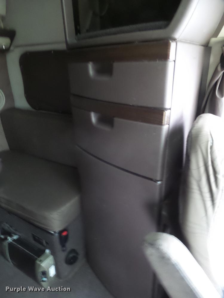 image for item FS9505 2012 Volvo VN Series semi truck