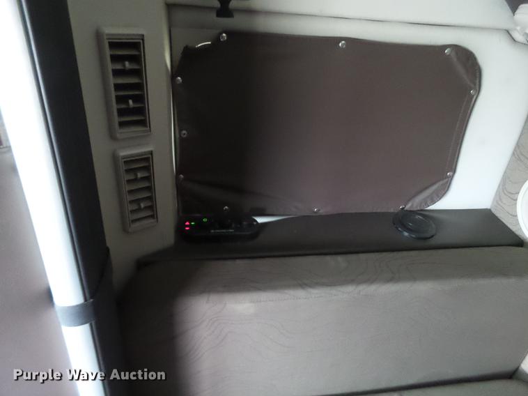 image for item FS9505 2012 Volvo VN Series semi truck