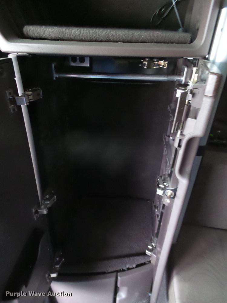 image for item FS9505 2012 Volvo VN Series semi truck