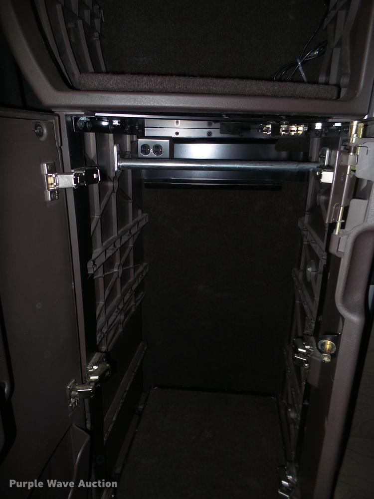 image for item FS9505 2012 Volvo VN Series semi truck