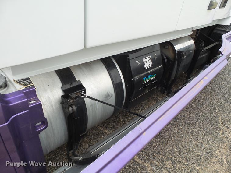 image for item FS9505 2012 Volvo VN Series semi truck