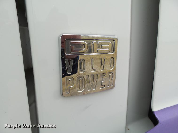 image for item FS9505 2012 Volvo VN Series semi truck