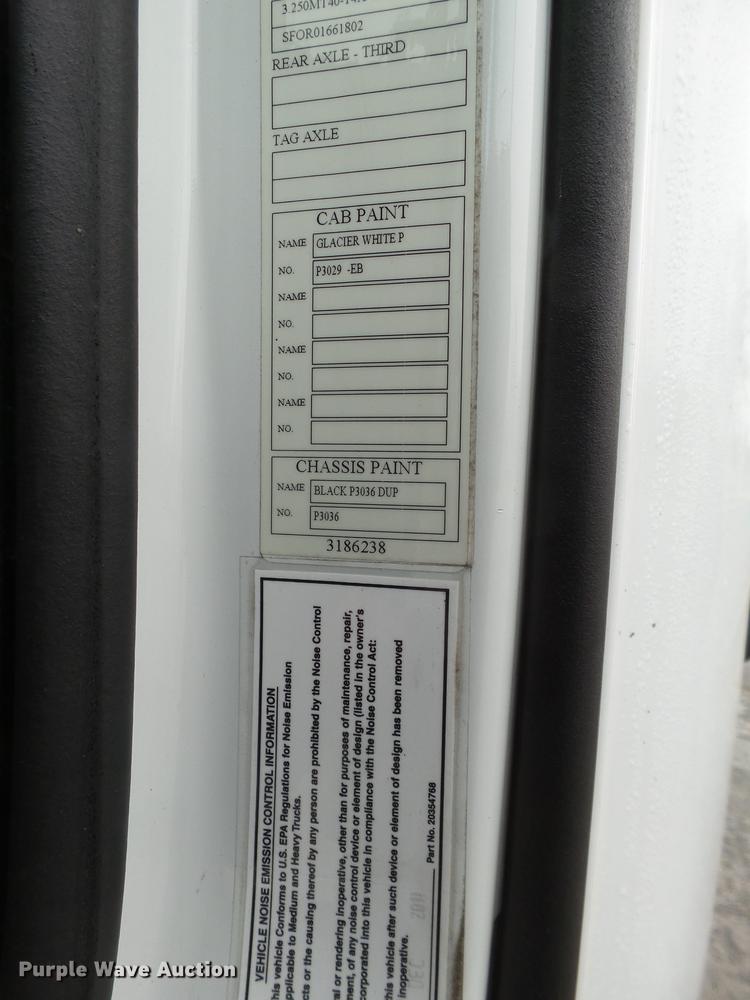 image for item FS9505 2012 Volvo VN Series semi truck