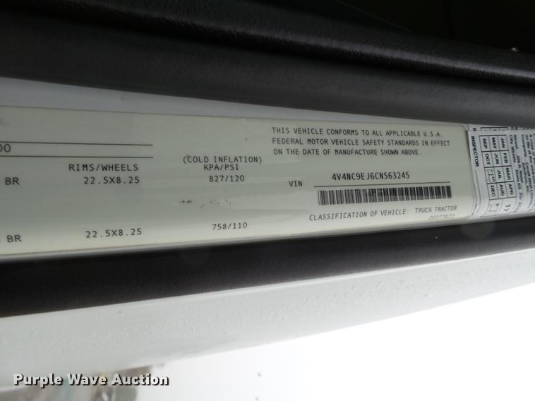 image for item FS9505 2012 Volvo VN Series semi truck