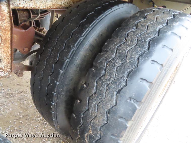 image for item L1488 1989 Timpte Super Hopper double hopper bottom grain trailer