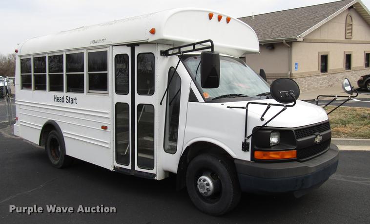 image for item DB6756 2003 Chevrolet Express G3500 school bus