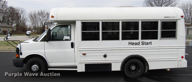 image for item DB6756 2003 Chevrolet Express G3500 school bus