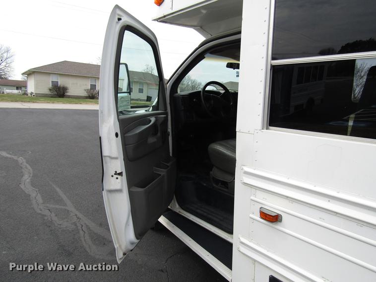 image for item DB6756 2003 Chevrolet Express G3500 school bus