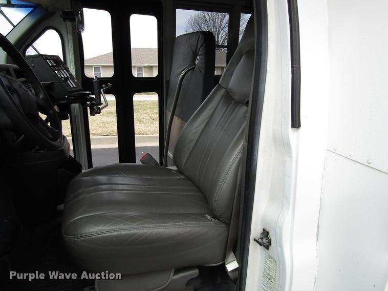 image for item DB6756 2003 Chevrolet Express G3500 school bus