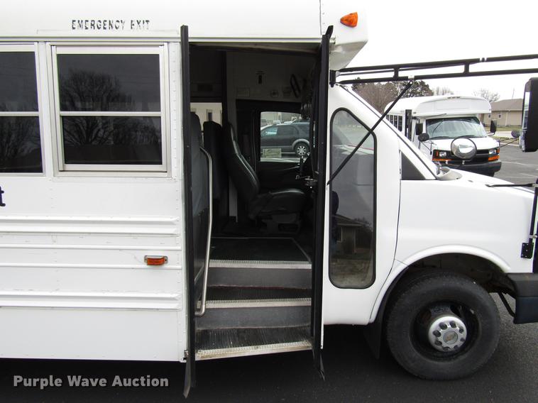 image for item DB6756 2003 Chevrolet Express G3500 school bus